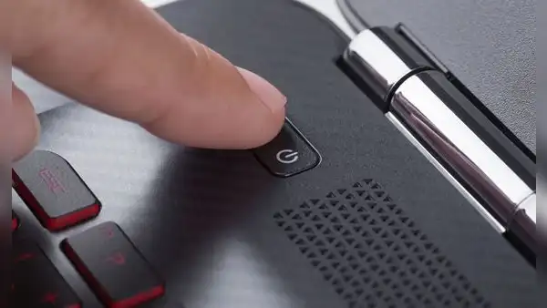 ¿Por qué no debes apagar tu laptop con el botón físico de encendido?