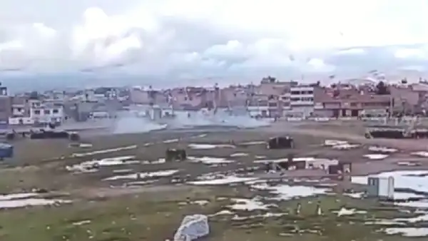 Enfrentamientos entre policías y civiles en Juliaca a un mes de conmemorarse la masacre