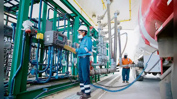 Refinería de Talara ya produce 30.000 barriles de petróleo al día