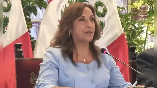 Dina Boluarte exhorta al Congreso a aprobar el adelanto de elecciones