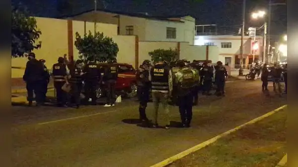 Asesinan de una apuñalada a hombre en Arequipa y lo dejan abandonado en la vía pública