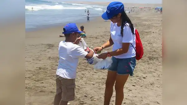 UPAO continuará campaña de limpieza de playas en Huanchaco