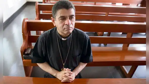 Dan 26 años de cárcel a obispo Álvarez, símbolo de la resistencia contra Ortega