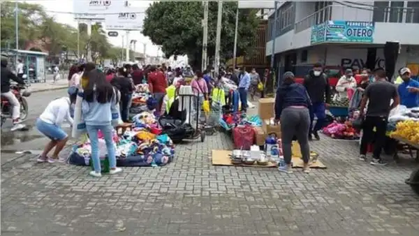 Caos e inseguridad ante incremento de comerciantes ambulantes en Piura