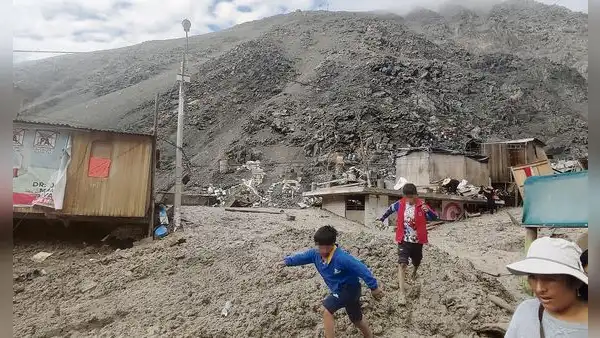 Inicio de clases en riesgo por colegios dañados tras fuerte huaico en Arequipa