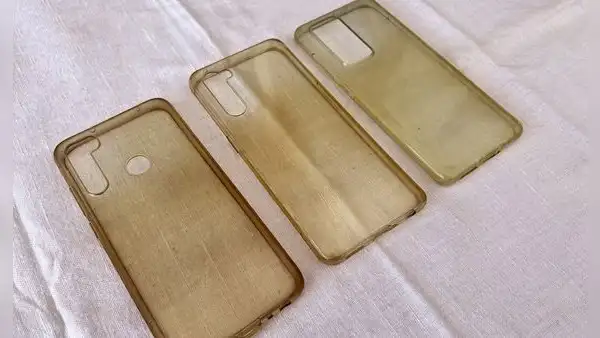 ¿Por qué las fundas transparentes de tu teléfono se vuelven amarillas? Aquí la respuesta