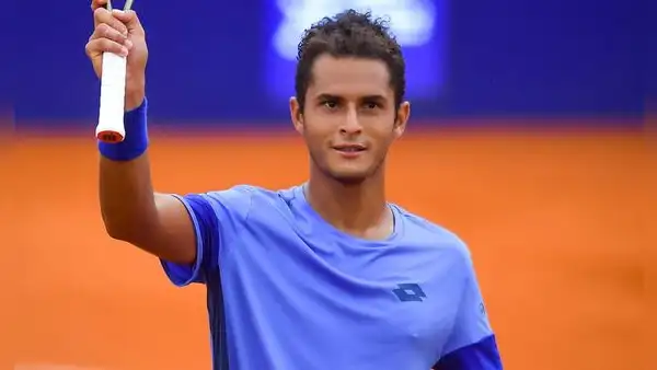 Juan Pablo Varillas derrotó a Lorenzo Musetti y avanzó a la semifinal del Abierto de Argentina