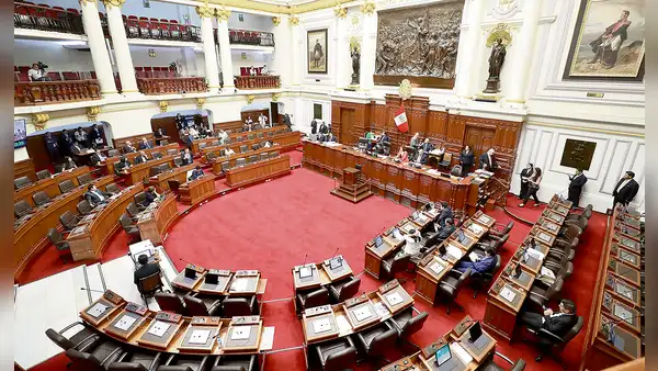 Adelanto de elecciones queda otra vez en el limbo