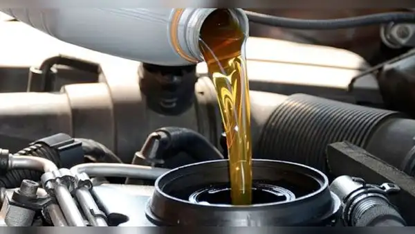 ¿A cuántos kilómetros o tiempo debo cambiar el aceite del carro?