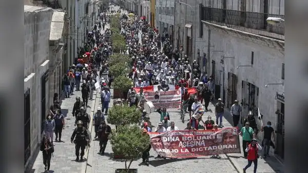En Arequipa y Cusco protestas pierden contundencia