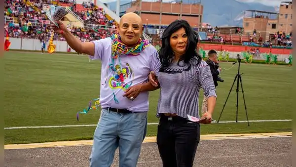 Carnavaleros parodiaron amistad entre Keiko Fujimori y Joaquín Ramírez en Cajamarca