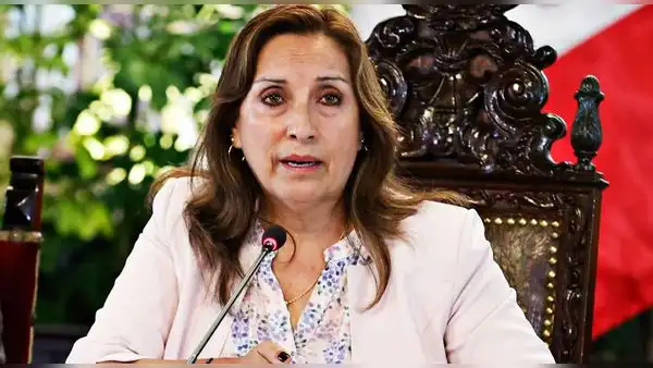 Dina Boluarte anunció el retiro definitivo del embajador peruano en México