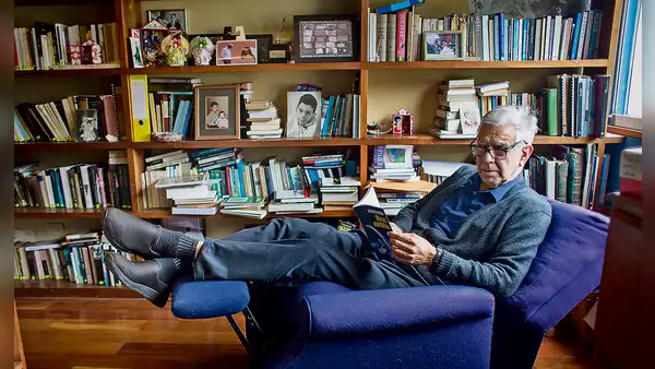 Alonso Cueto: “Envejecer es un poco negociar con los dolores crónicos”