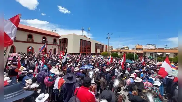 Encuesta IEP: 55% cree que con protestas habrá adelanto electoral
