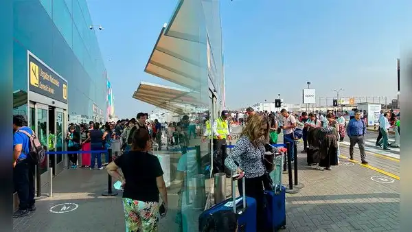 Viva Air: pasajeros varados en aeropuerto Jorge Chávez tras suspensión de operaciones en Perú