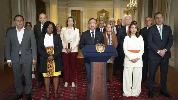 ¿Qué ministros salieron del gabinete de Gustavo Petro?