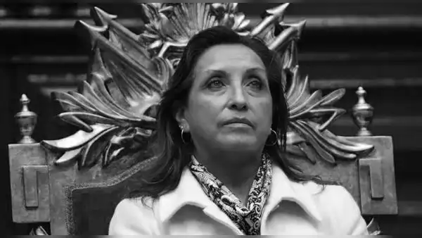 Dina Boluarte: juez debatió tutela de derechos por investigación por genocidio