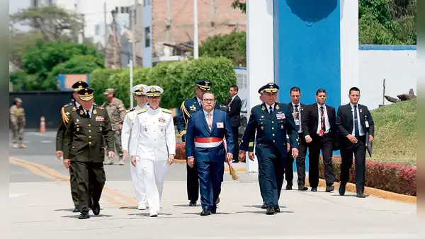 Alberto Otárola a la Fiscalía sobre muertos: Que respondan los militares