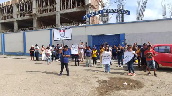 Chiclayo: 1.400 escolares de colegio Mater Admirabilis usarían Plaza Cívica como local de clases
