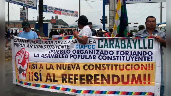 Ciudadanos marchan desde óvalo Santa Anita hasta SJL en "Carnaval contra la dictadura"