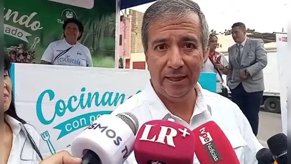Ministro de Producción intentó justificar a Óscar Becerra tras comparar a mujeres aimaras con animales