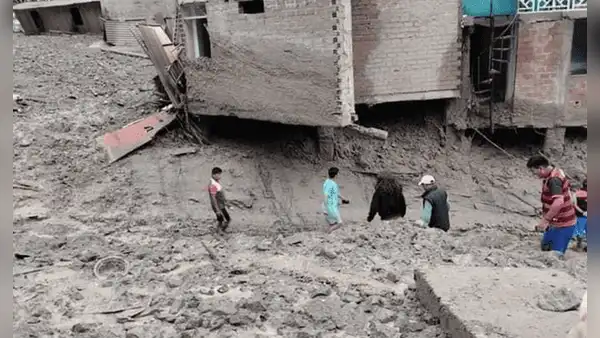 Declaran en estado de emergencia algunos distritos de Arequipa por lluvias