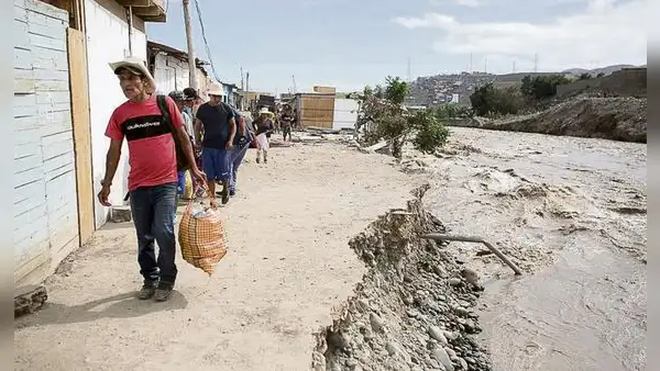 Emergencia en Perú: río Chillón se lleva casas en Lima y lluvia sigue azotando el norte
