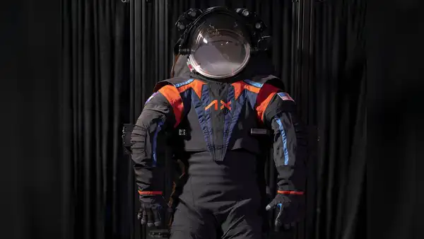 La NASA revela el traje con el que la humanidad volverá a la Luna más de 50 años después