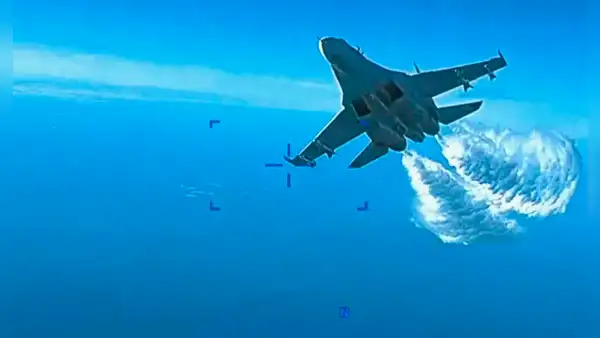 ¿Cómo fue el ataque del caza ruso que derribó el dron estadounidense sobre el mar Negro?