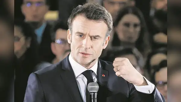 Presidente Macron impone su reforma de las pensiones