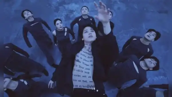 Jimin en "Set me free pt. 2": ¿qué significa el tatuaje en el pecho del famoso cantante coreano?