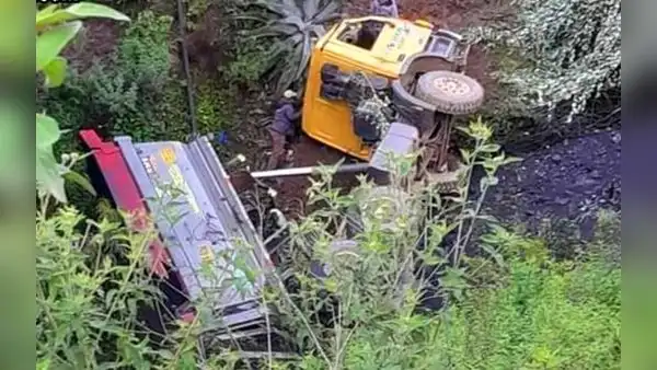 Despiste de volquete por intensas lluvias ocasiona muerte de chofer en La Libertad