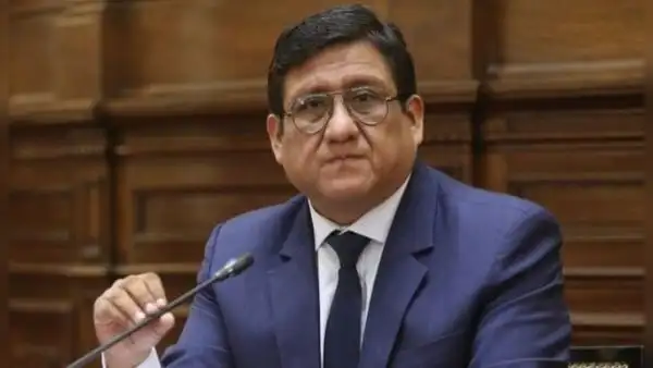 Piden destituir a comandante general de la PNP por investigación vinculada a 'el Español'