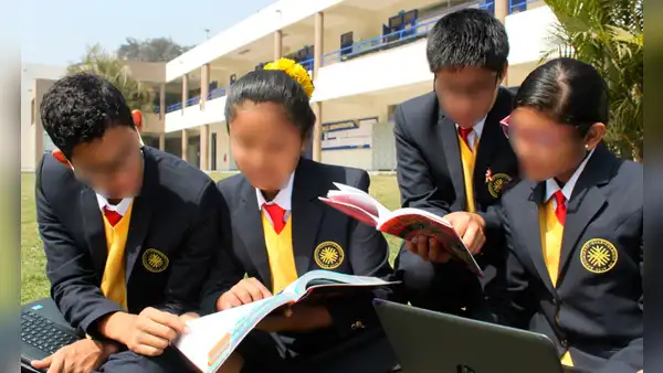 Minedu: alumnos de los COAR llevarán clases de francés como segundo idioma extranjero