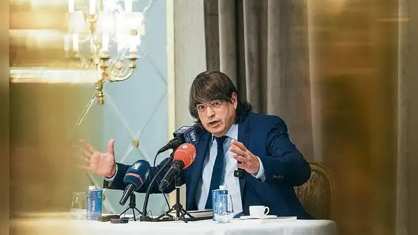 Jaime Bayly presentó Los genios en Madrid