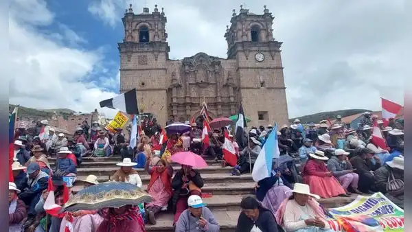 Puno: con bloqueos y movilizaciones se acató el primer día de paro seco