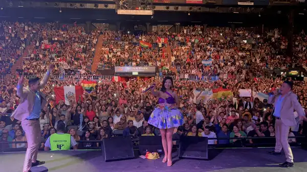 Yarita Lizeth deslumbró a sus seguidores en su primer concierto en el Luna Park de Argentina