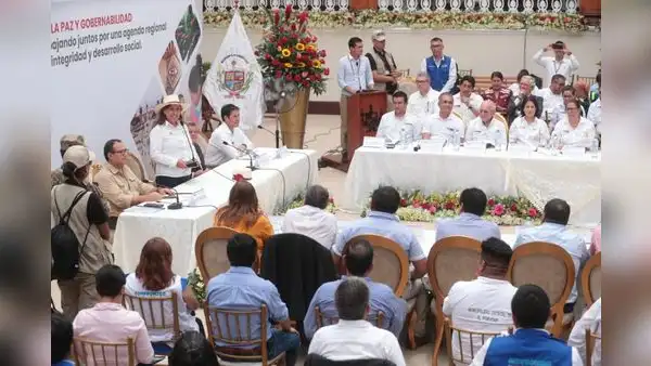 Ejecutivo ofrece hospital y destrabe de Chavimochic