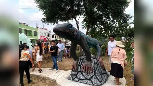 Construyen escultura de especie en extinción en La Libertad