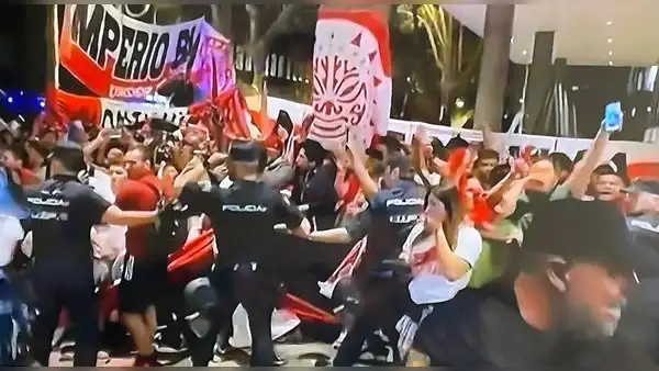 Jugadores de la selección peruana sufrieron agresión por parte de la policía española