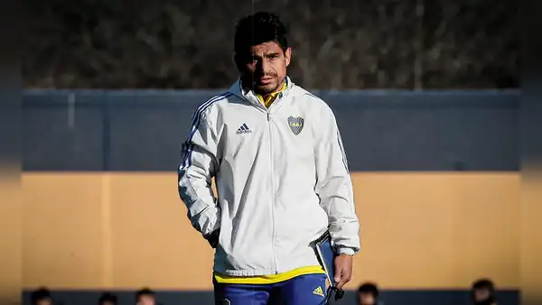Luis Advíncula se quedó sin DT en Boca Juniors a pocos días de debutar en Libertadores