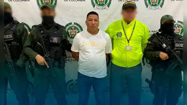Mujer enamora a narcotraficante que mató a su esposo y lo entrega a la Policía