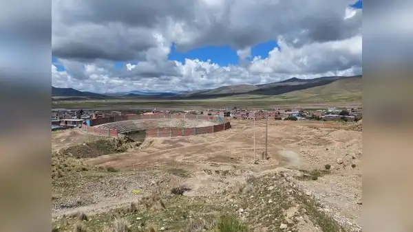 Ejército se retira de Laraqueri, en Puno, tras anuncio de desalojo de aimaras
