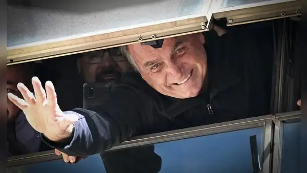Bolsonaro vuelve a Brasil por primera vez tras perder elecciones ante Lula