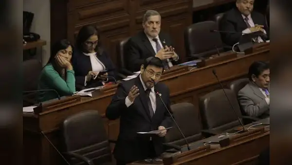 Congreso: Pleno salva de la suspensión a Luis Cordero Jon Tay y regresan su caso a Ética