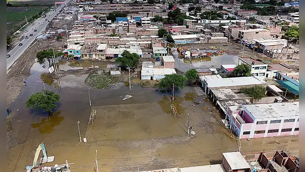 Lluvias siguen golpeando Piura y dañan balnearios