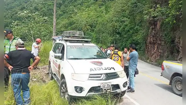 Junín: desaparecen seis miembros de una familia tras caída de camioneta a río