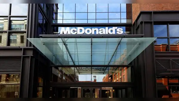 McDonald's cierra temporalmente sus oficinas en EE. UU. y se prepara para despedir personal
