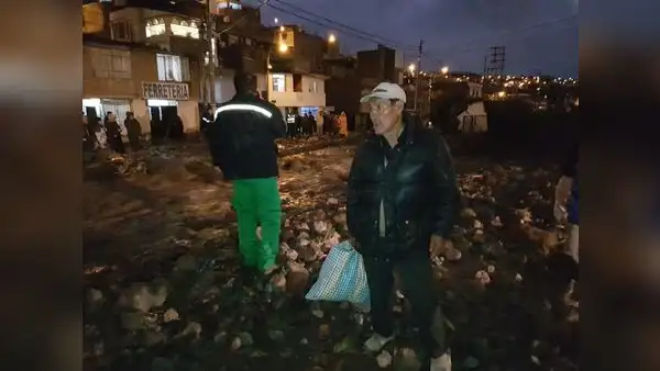 Huaico en Arequipa dejó asociaciones incomunicadas y viviendas inundadas