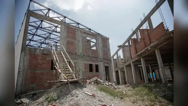 Arequipa: otro hospital de EsSalud queda a medio hacer